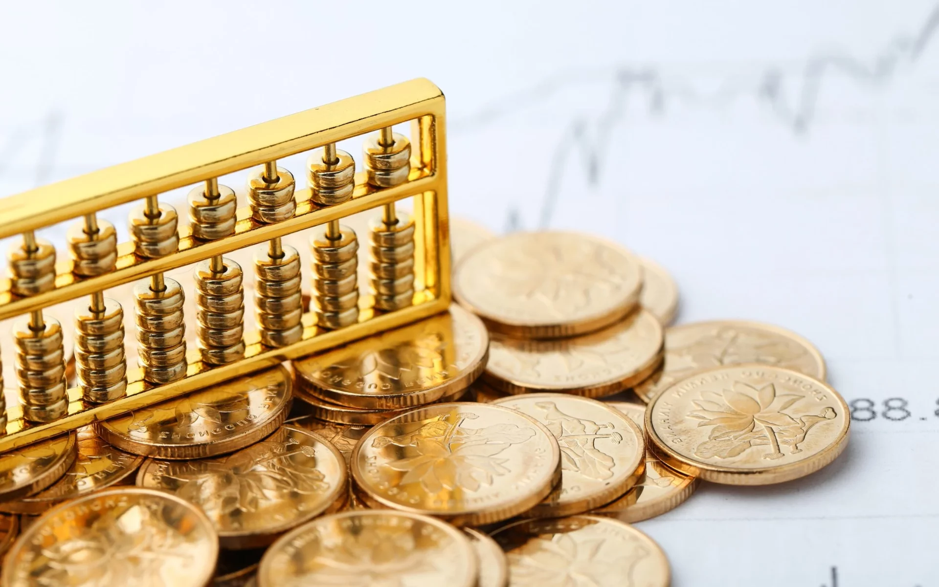 Ouro apresenta alta no mercado mesmo com inflação e tensões no Oriente Médio.