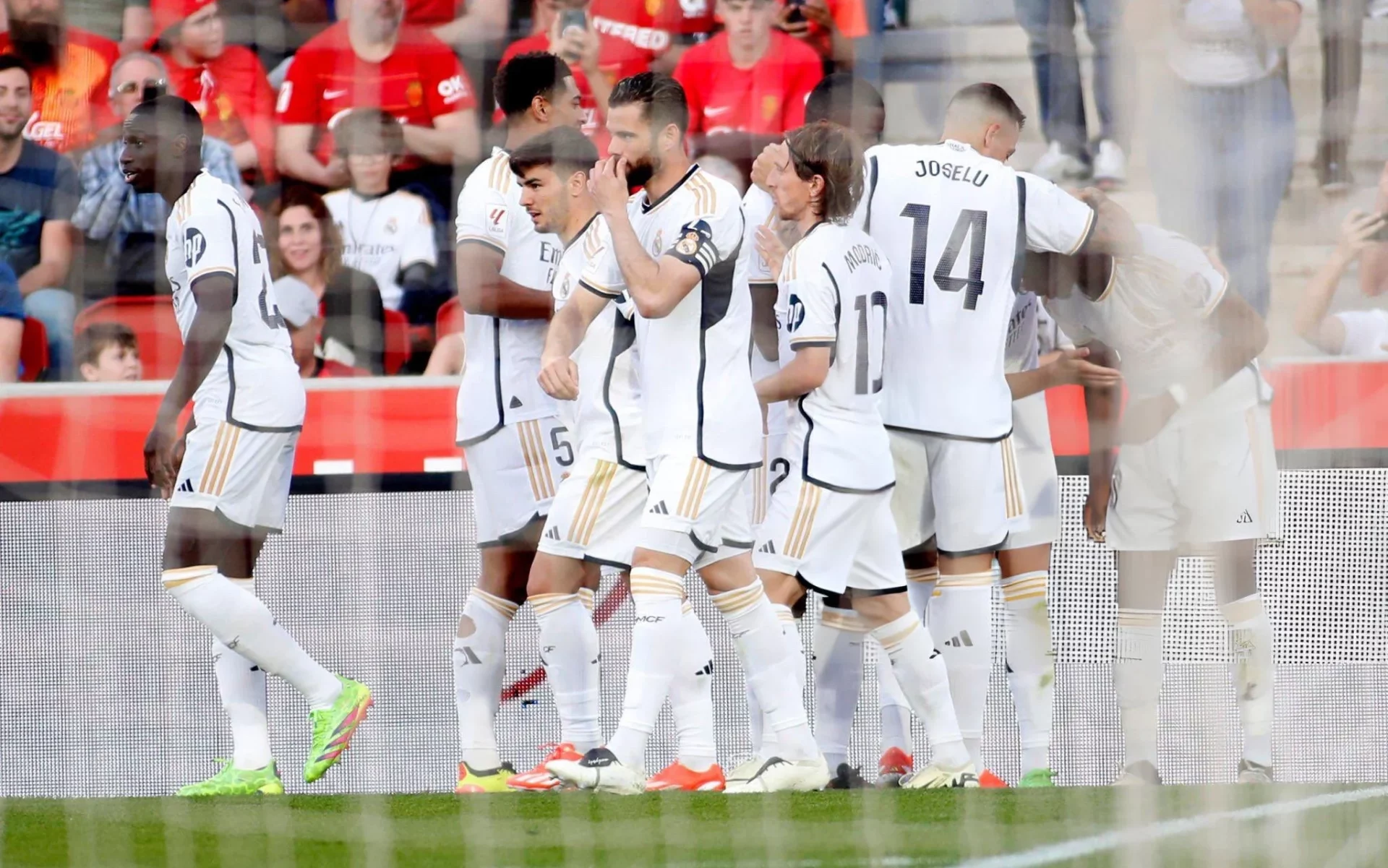Jogadores do Real Madrid envolvidos em conflitos durante treino em Valdebebas.