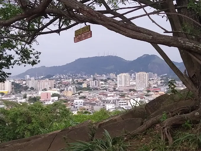 Morro do Cruzeiro: mirante para contemplar Vila Velha Morro do Cruzeiro: mirante para contemplar Vila Velha