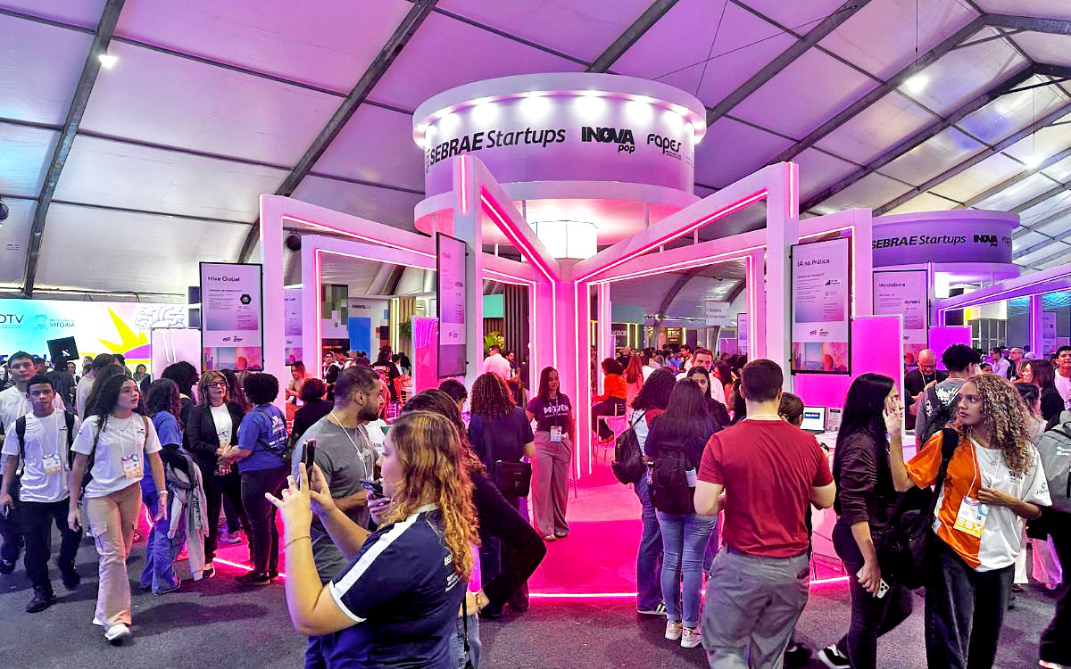 O ESX 2026 segue até sábado (13), na Praça do Papa, em Vitória, reunindo empreendedores, startups, investidores e representantes do ecossistema de inovação capixaba. Foto: Thamiris Guidoni