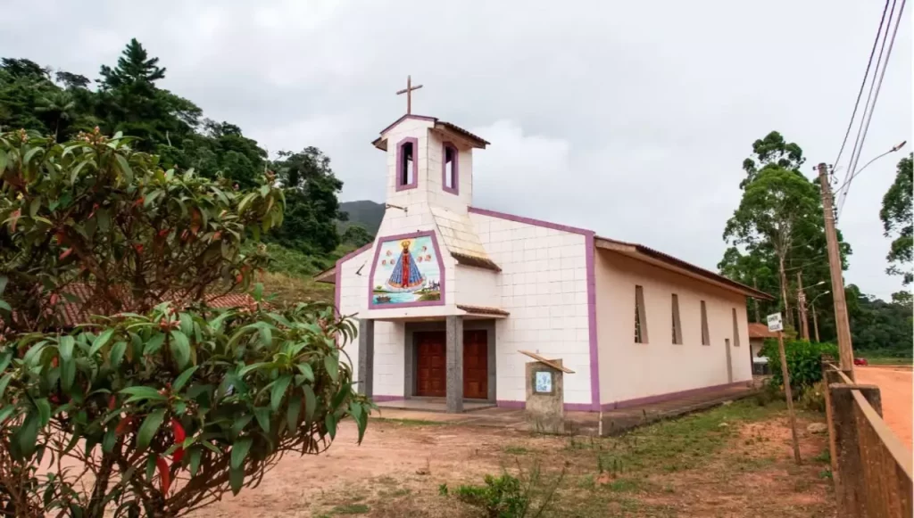 Lagoa Alto Bananeiras: tranquilidade nas Montanhas Capixabas Lagoa Alto Bananeiras: tranquilidade nas Montanhas Capixabas