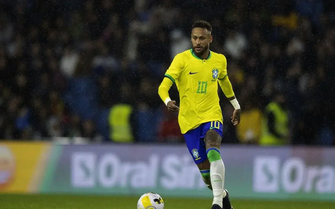 Técnico Carlo Ancelotti fala sobre a volta de Neymar para jogo contra a Escócia.
