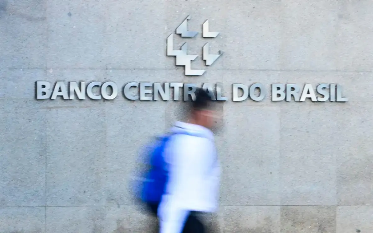 Banco Central eleva projeção de crescimento do PIB para 2% em 2026