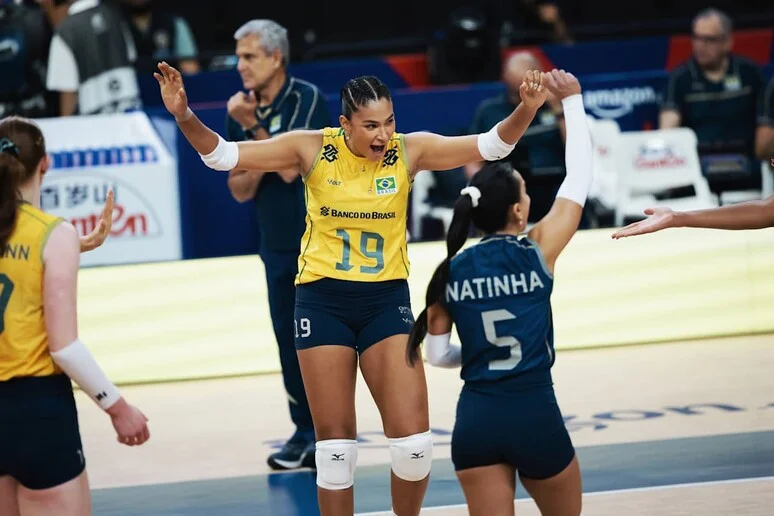 Seleção brasileira feminina de vôlei derrota a Bélgica em jogo emocionante na VNL.
