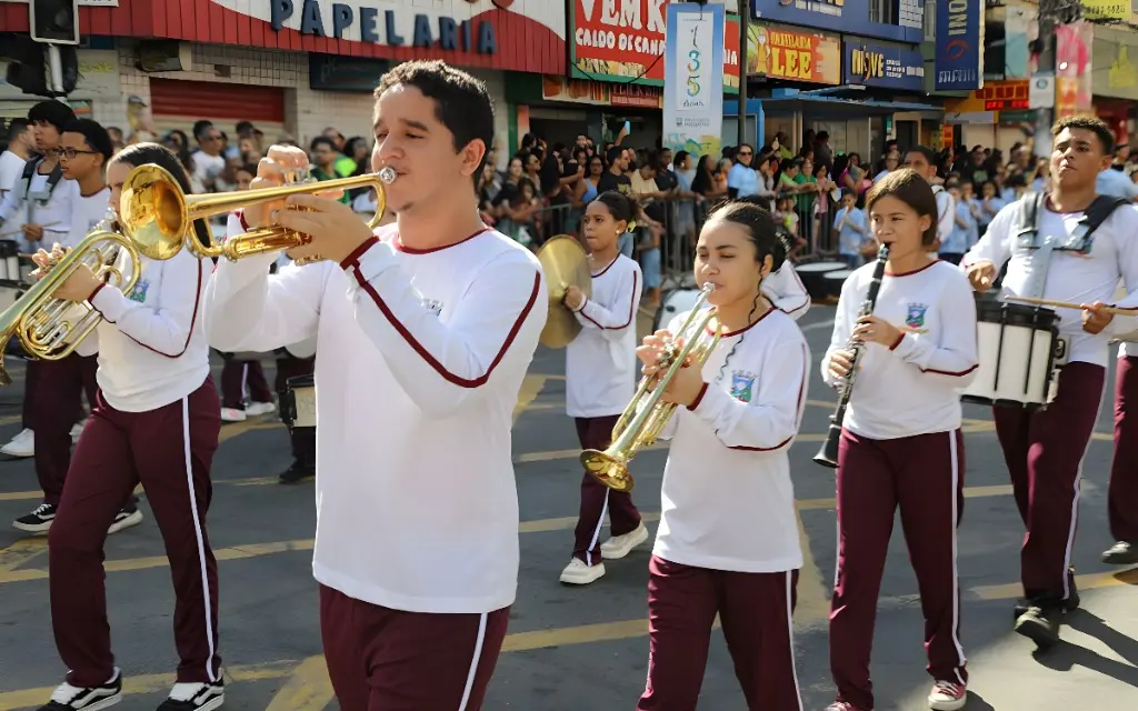 Com o tema “Cariacica: Nossa Terra, Nossa História, Nossa Gente”, o desfile será organizado em três eixos que retratam diferentes dimensões da trajetória da cidade