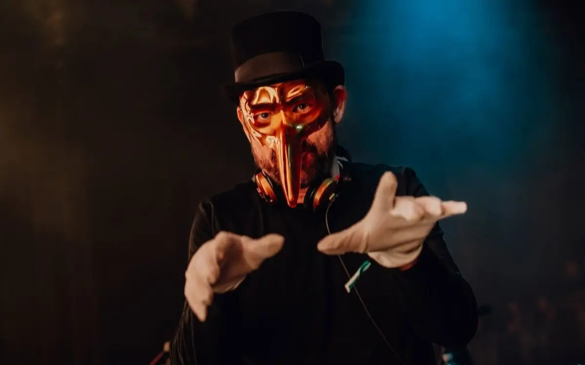 DJ Claptone é a atração internacional da noite desta sexta-feira (19), com sua primeira apresentação no Espírito Santo durante evento em Domingos Martins