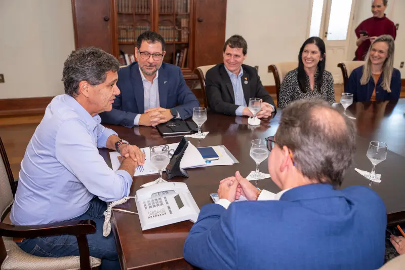 Executivos do IBEF-ES entregam carta ao governador sobre qualificação da mão de obra