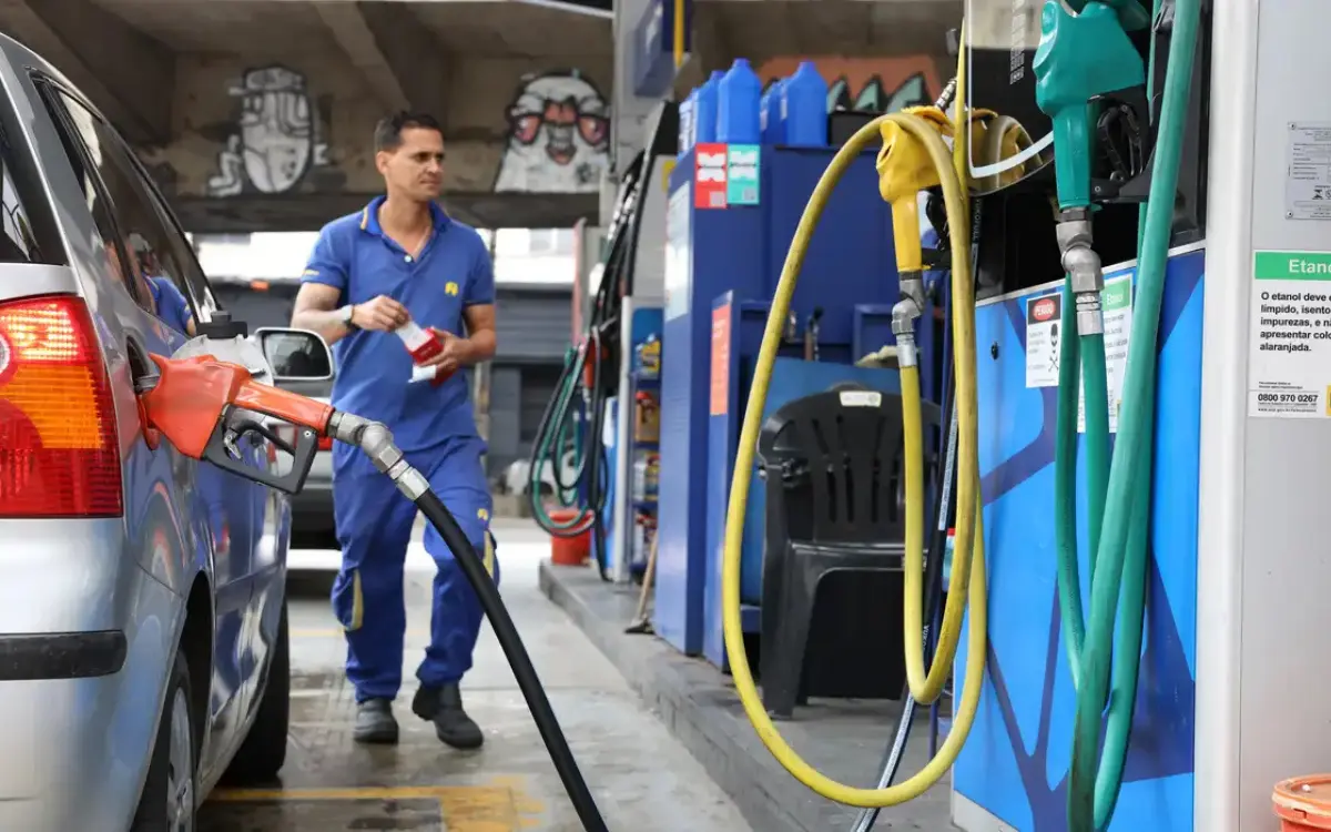 Crédito extraordinário do governo para subsidiar importação de óleo diesel rodoviário.