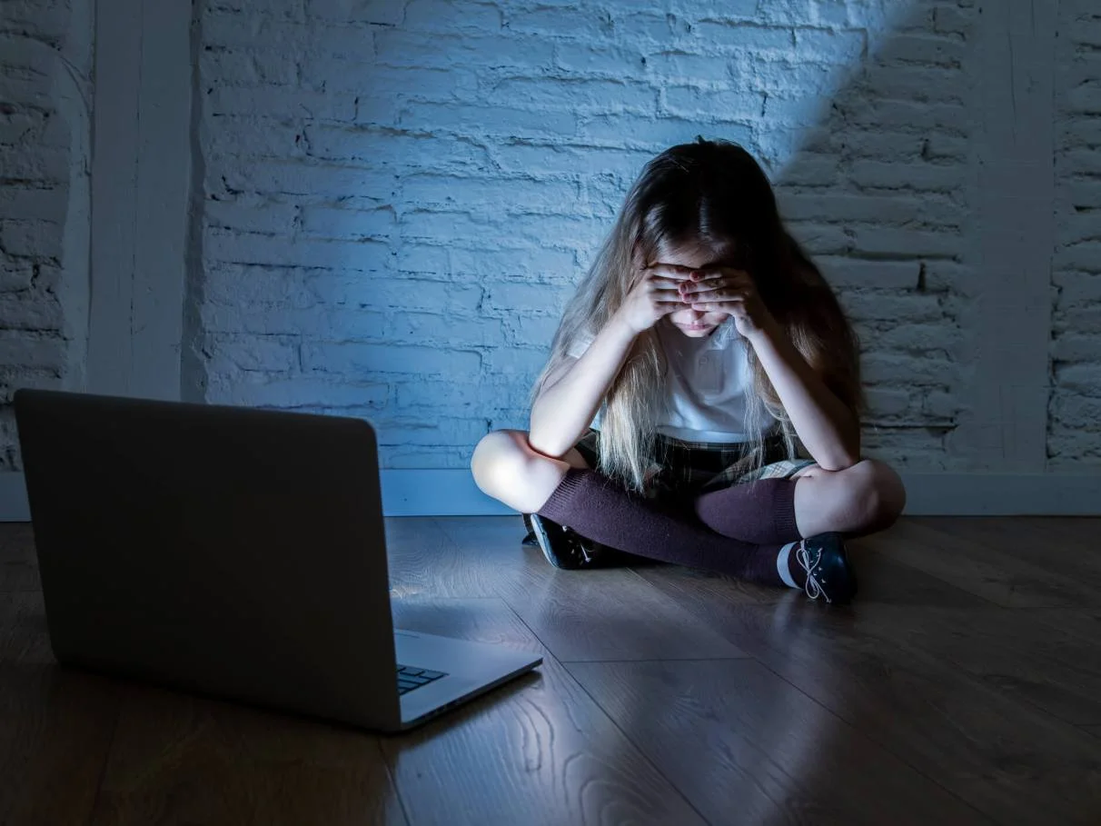 Os riscos mais comuns a que crian&ccedil;as e adolescentes s&atilde;o expostos nas redes  | Bebe.com.br