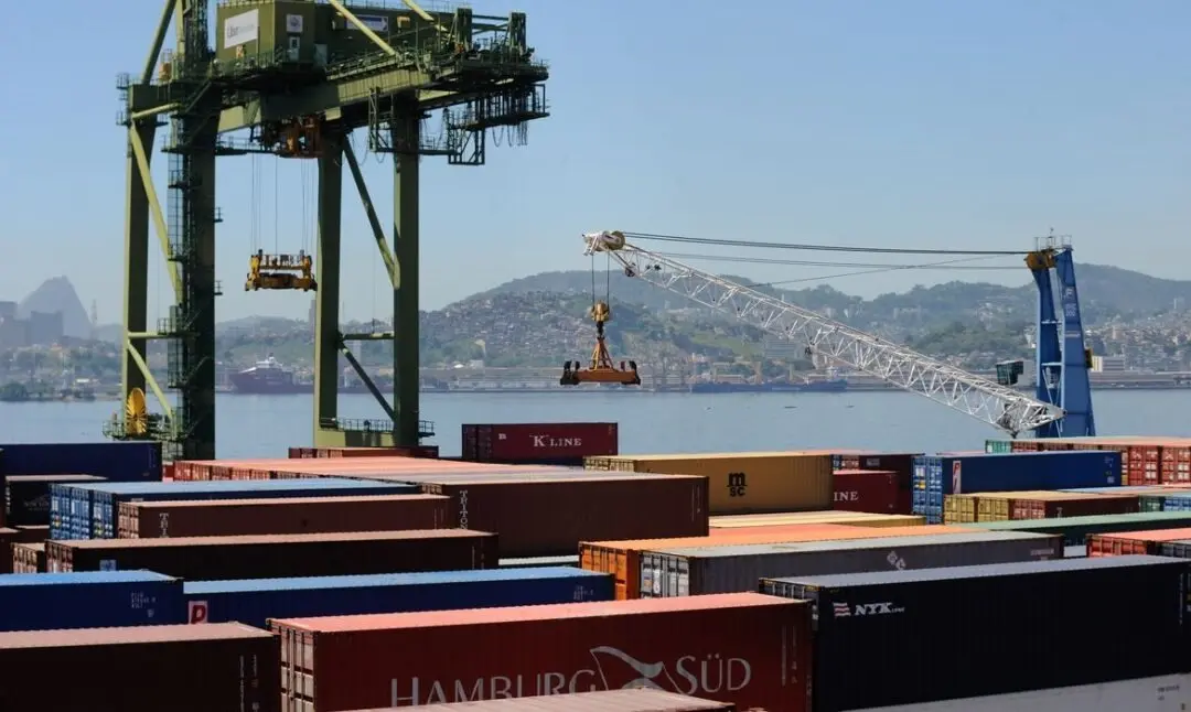 O governo americano prevê exceções da tarifa para produtos considerados estratégicos ou que causem impactos na economia dos EUA.