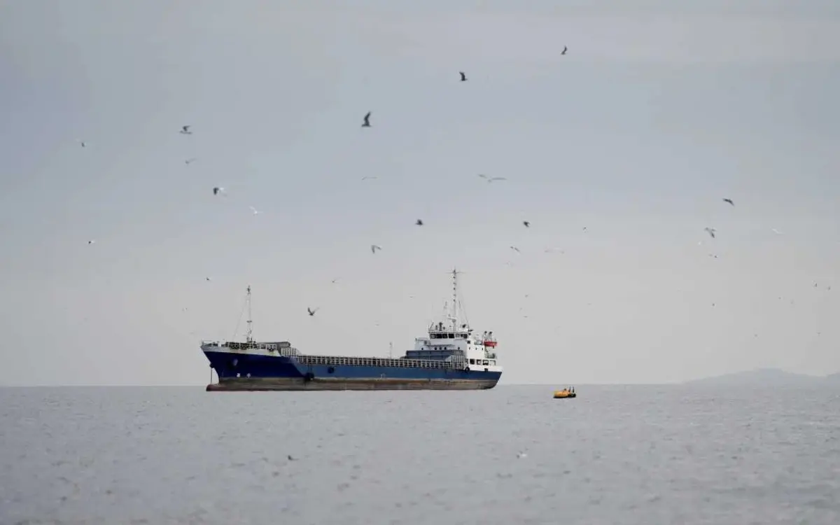 Três petroleiros interceptados pela Marinha do Irã no Estreito de Ormuz.