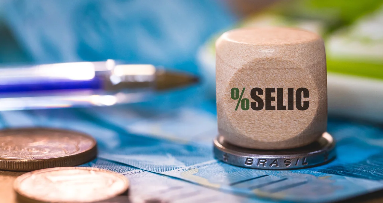 Mercado reage ao aumento dos juros futuros após decisão do Copom sobre a Selic.