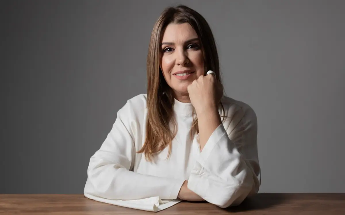 Letícia Schuwartz Deps é consultora em neuroarquitetura inclusiva e design pós-trauma, fundadora da Global Neuro Nest™ e membro da ANFA — Academy of Neuroscience for Architecture