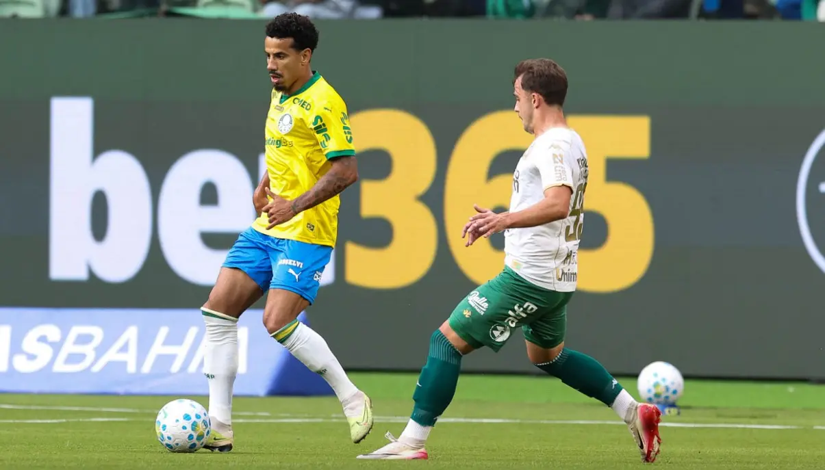 Expulsão, pênalti perdido e gol anulado marcam vitória do Palmeiras na 18ª rodada do Brasileirão