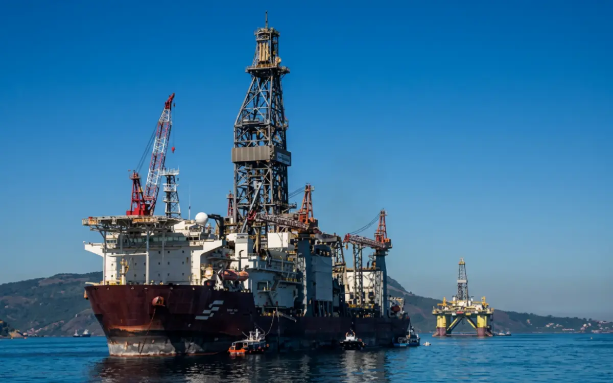 Petrobras e Pemex assinam memorando para exploração de petróleo no Golfo do México.