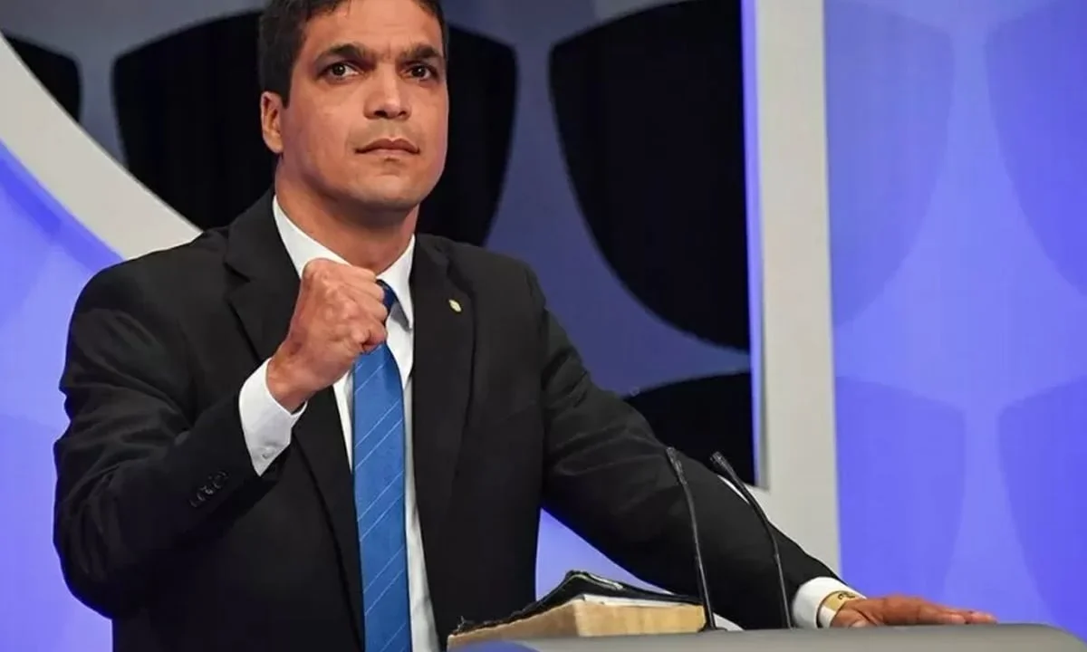 Cabo Daciolo se filia ao Brasil 35, lan&ccedil;a pr&eacute;-candidatura &agrave; Presid&ecirc;ncia e  diz que prenderia Paulo Guedes &ndash; CartaCapital