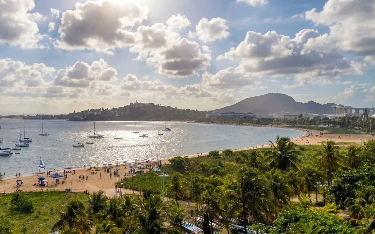 Previsão do tempo para sexta-feira no Espírito Santo com sol e nuvens.
