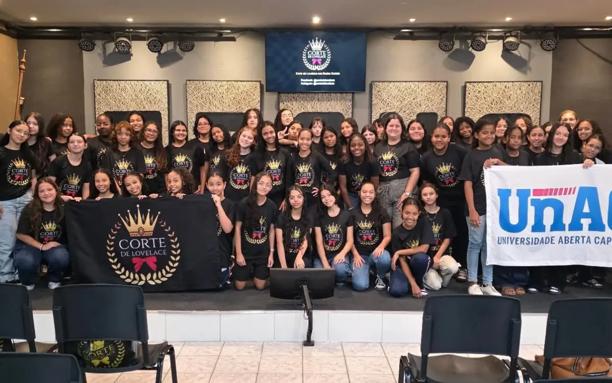 Iniciativa do Ifes oferece formação em programação e robótica para jovens capixabas.