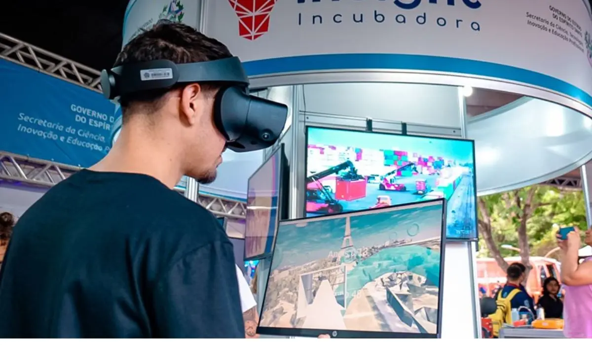Iniciativa do governo do Espírito Santo leva tecnologia a alunos da rede pública municipal.