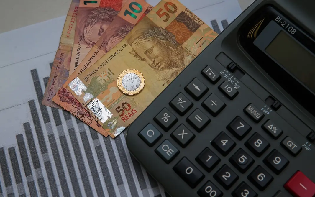 A adaptação à reforma tributária passa por ajustes tecnológicos, revisão fiscal e planejamento financeiro.