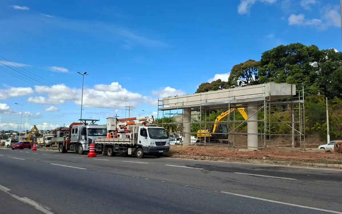 Melhorias na mobilidade urbana: Obra do Contorno de São Domingos altera trânsito em Serra Sede