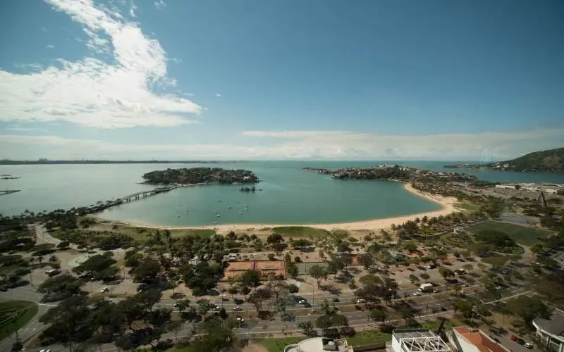 Previsão do tempo no Espírito Santo com sol e temperaturas amenas nesta quarta-feira.