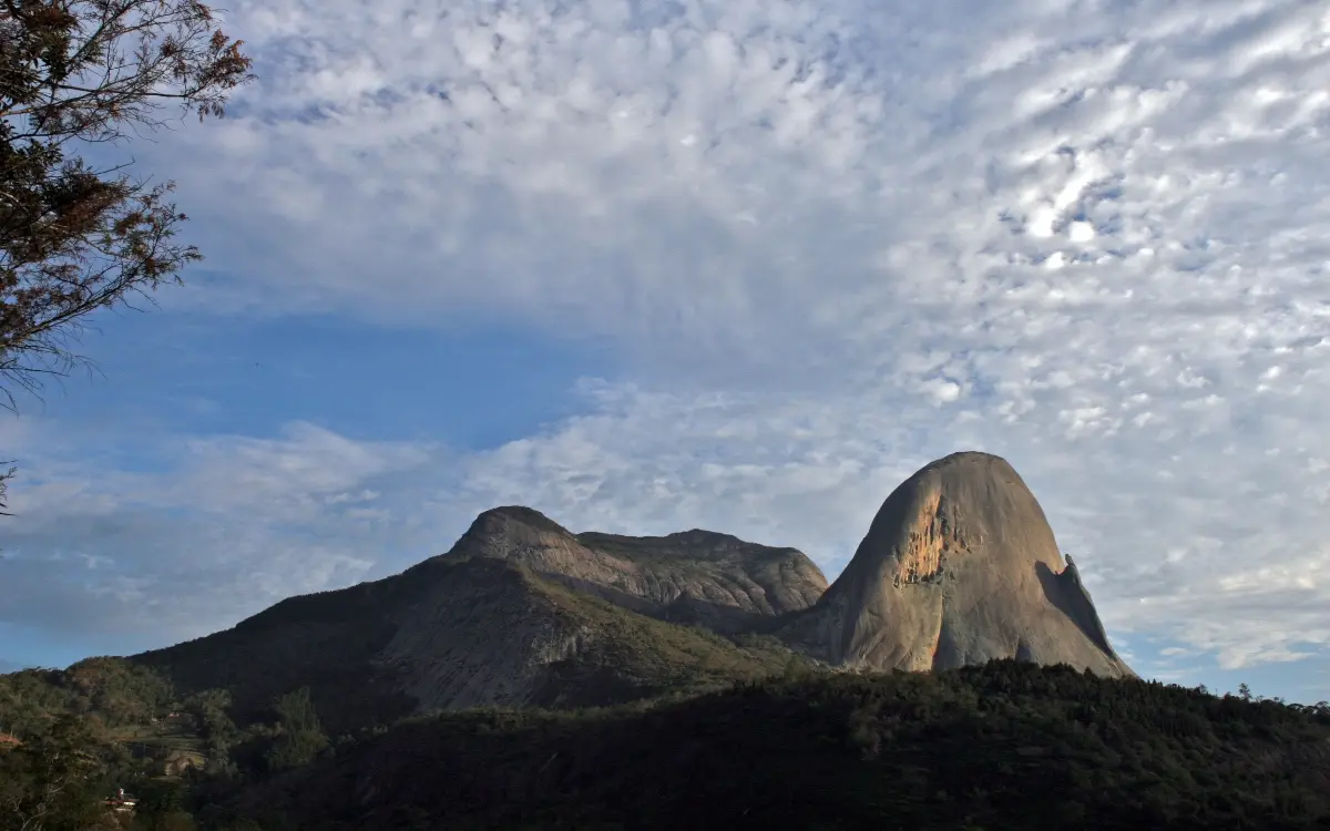Previsão do tempo para domingo no Espírito Santo com chuva e sol