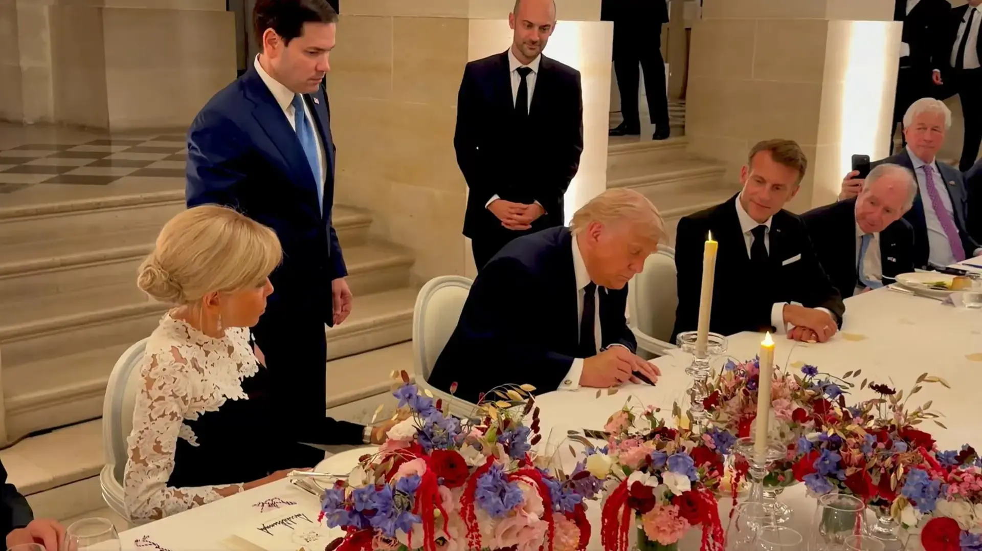 EUA e Irã fecham acordo que prevê reabertura do Estreito de Ormuz