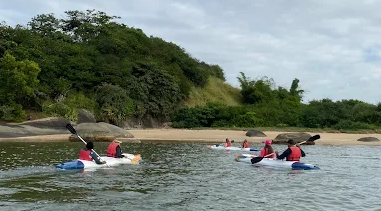 Praia das Conchas é paraíso oculto em Vitória