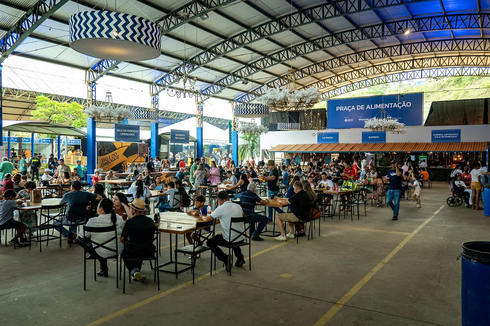A feira fortalece toda a cadeia econômica do município e do seu entorno, gerando oportunidades de negócios.