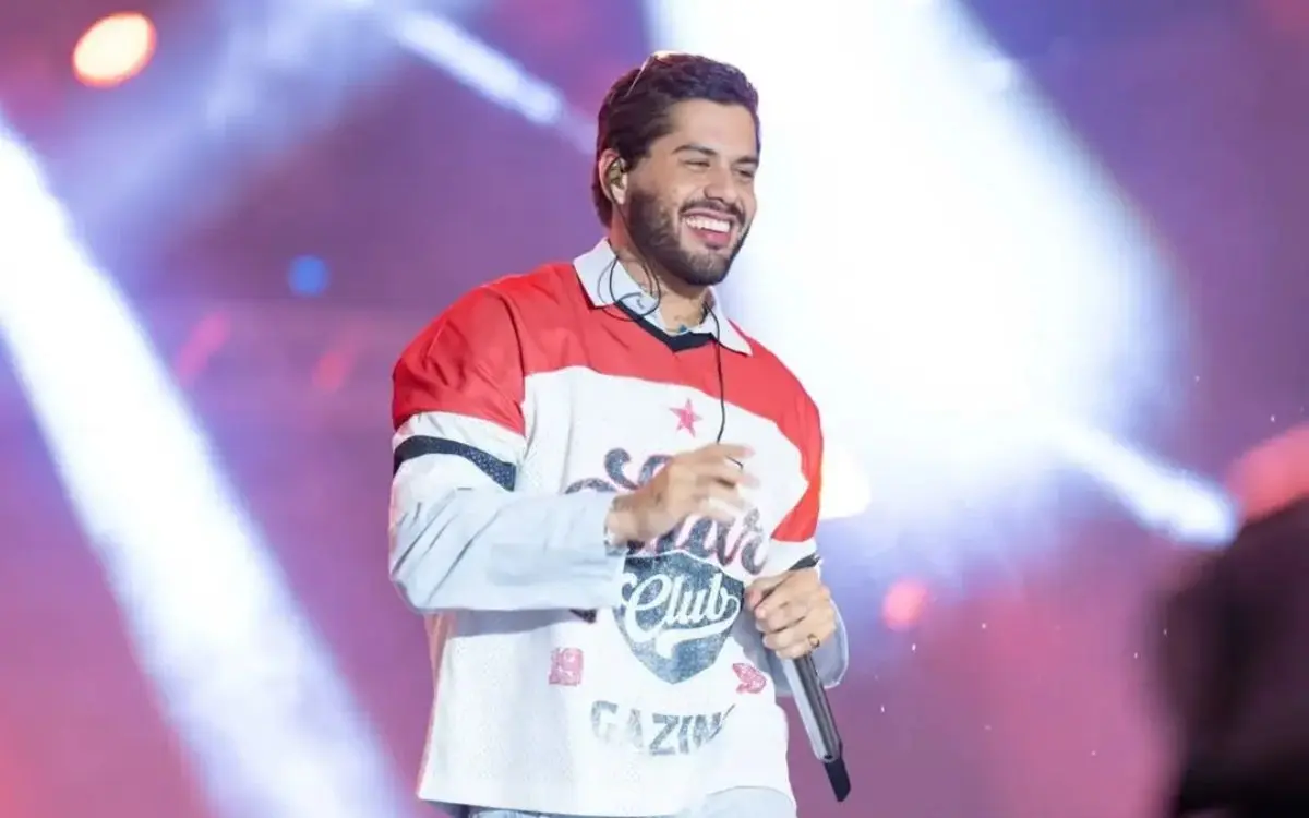 O canto Zé Felipe se apresenta no sábado (26)