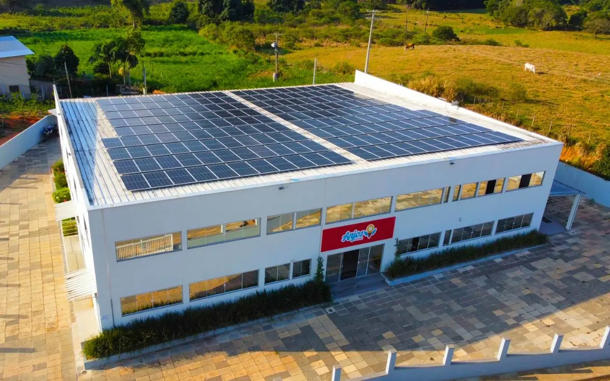 Anjos Sorvetes instalou placas solares e enxerga sustentabilidade como um dos principais valores da empresa