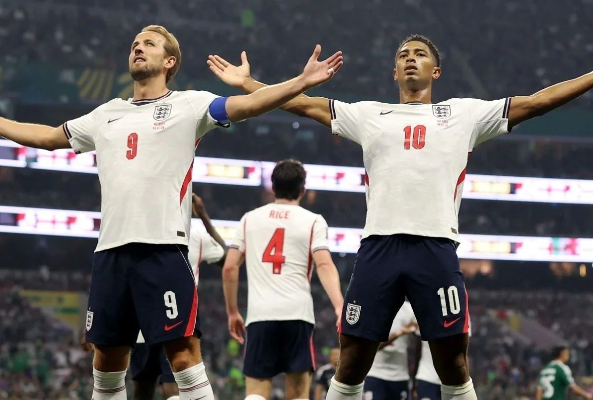 Inglaterra derrota o México por 3 a 2 em jogo das oitavas da Copa do Mundo.