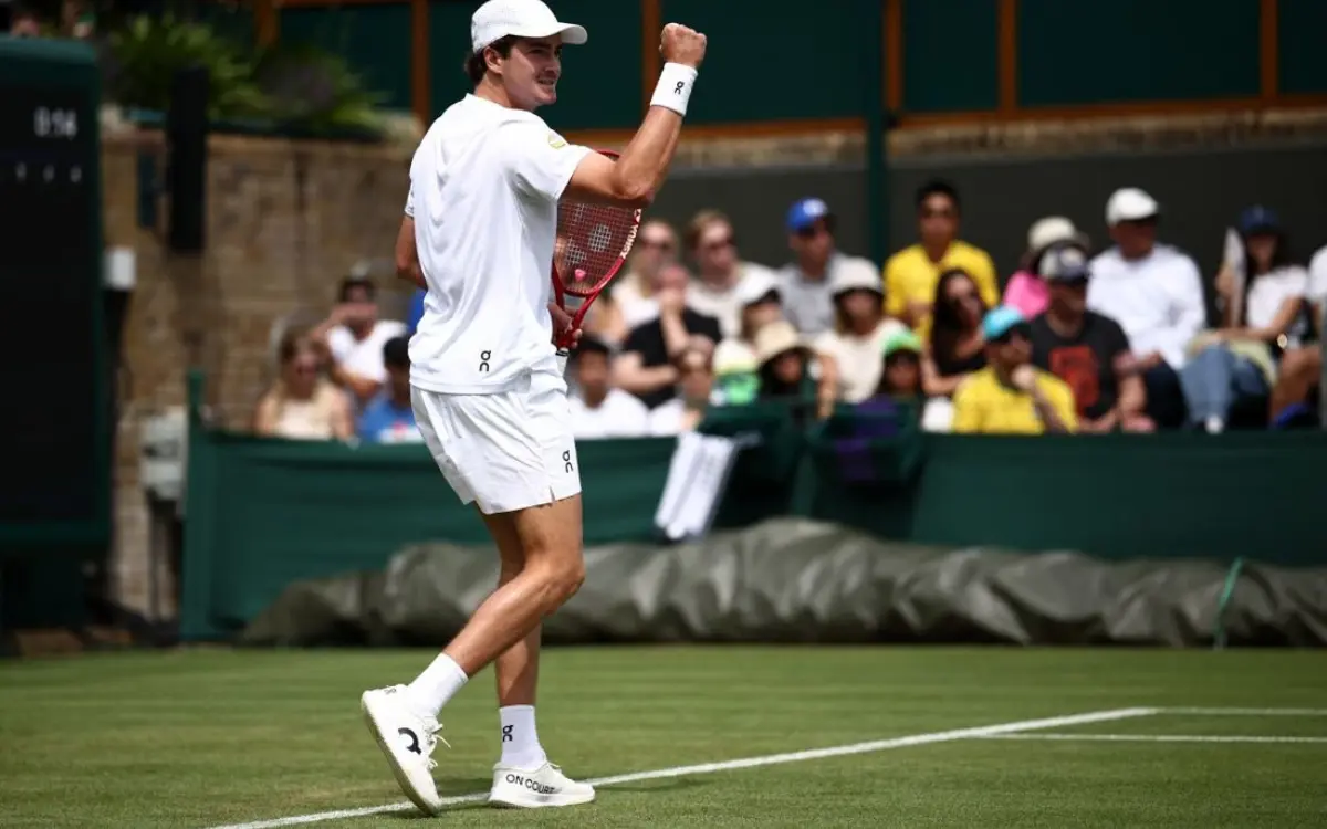 João Fonseca enfrenta Roman Safiullin na terceira fase de Wimbledon.