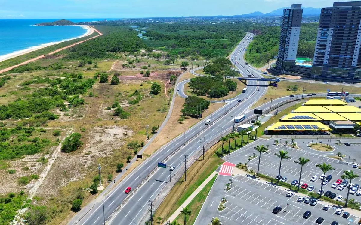 Intervenções viárias em Vila Velha seguem em andamento e prometem ampliar a fluidez do trânsito no município.