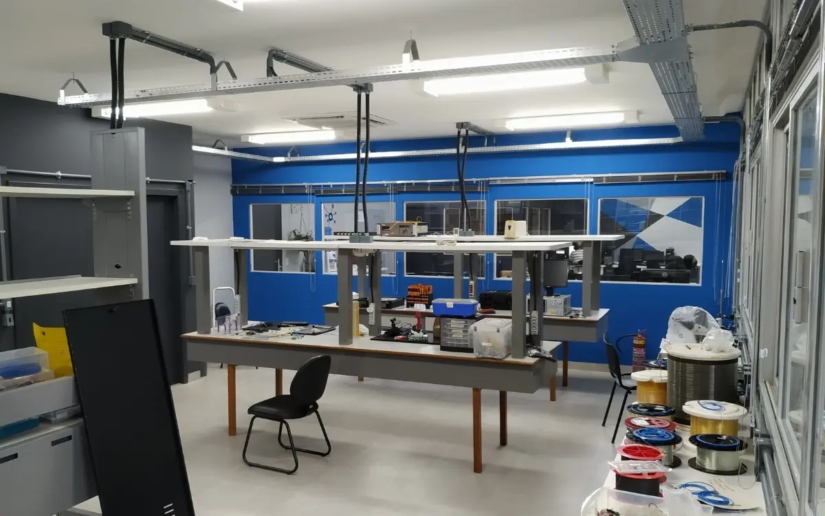 Universidade Federal do Espírito Santo moderniza laboratórios com investimento significativo.