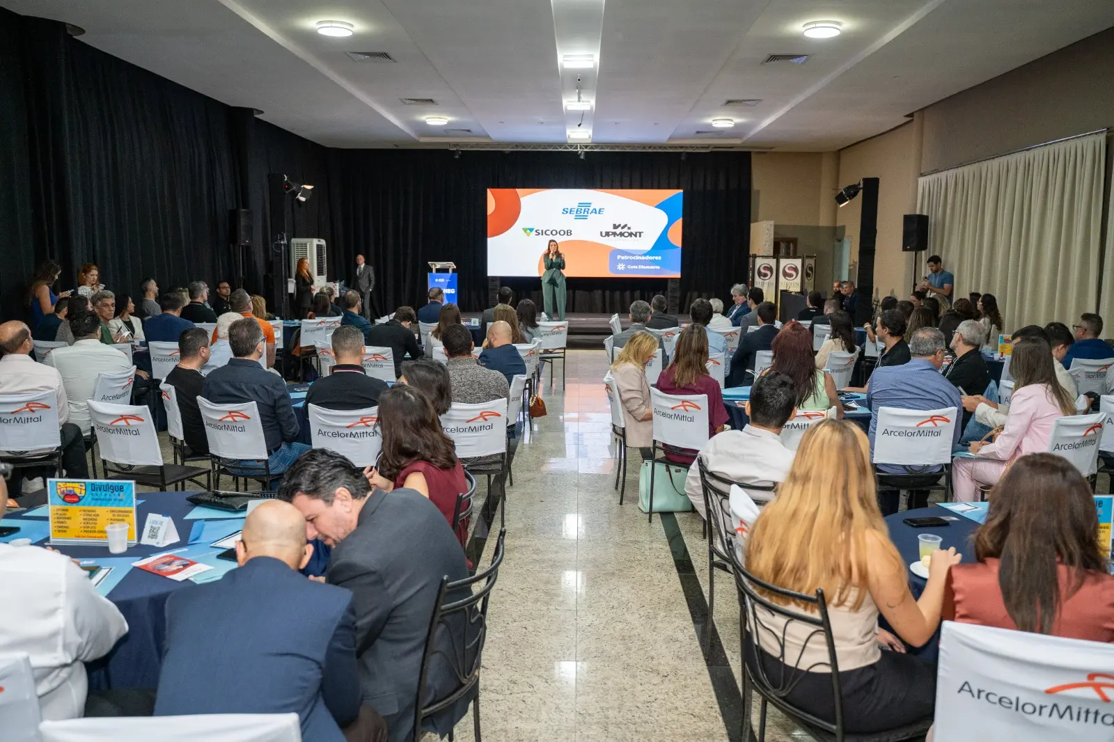 Evento da Ases com participação da ArcelorMittal debateu aplicações da Inteligência Artificial nos negócios.